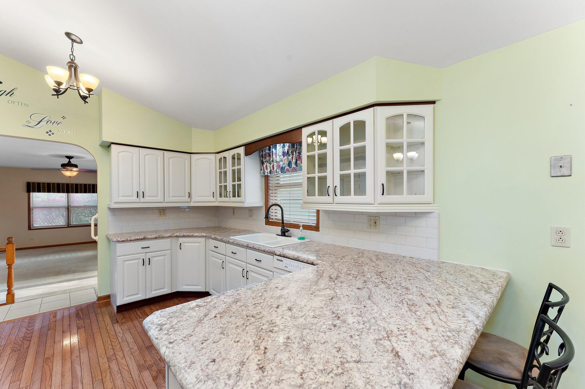 1094 Shoreline Road Crown Point, IN 46307 - Photo 10 of 42 2048x1365