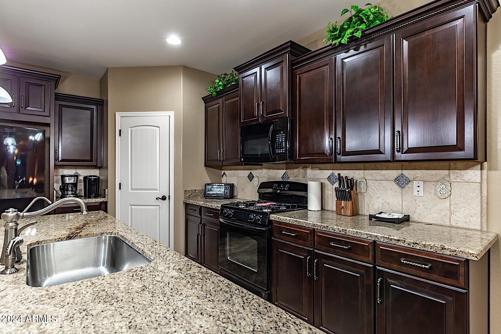 3099 East Patrick Street Gilbert, AZ 85295 - Photo 3 of 25 _C7A2983-HDR