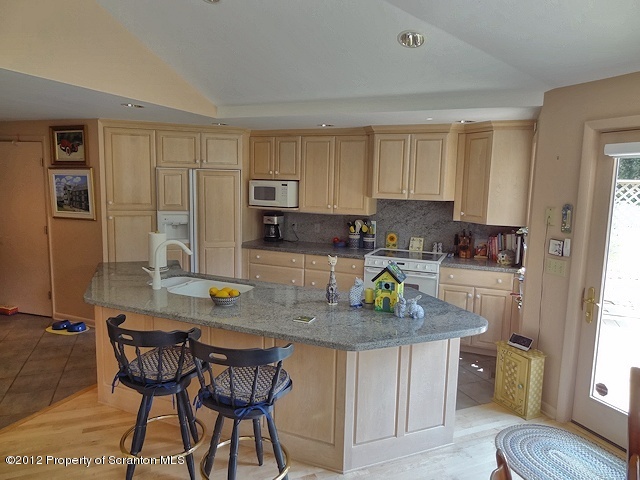 1007 Sleepy Hollow Road Clarks Summit, PA 18411 - Photo 7 of 31 Gallery Image 7