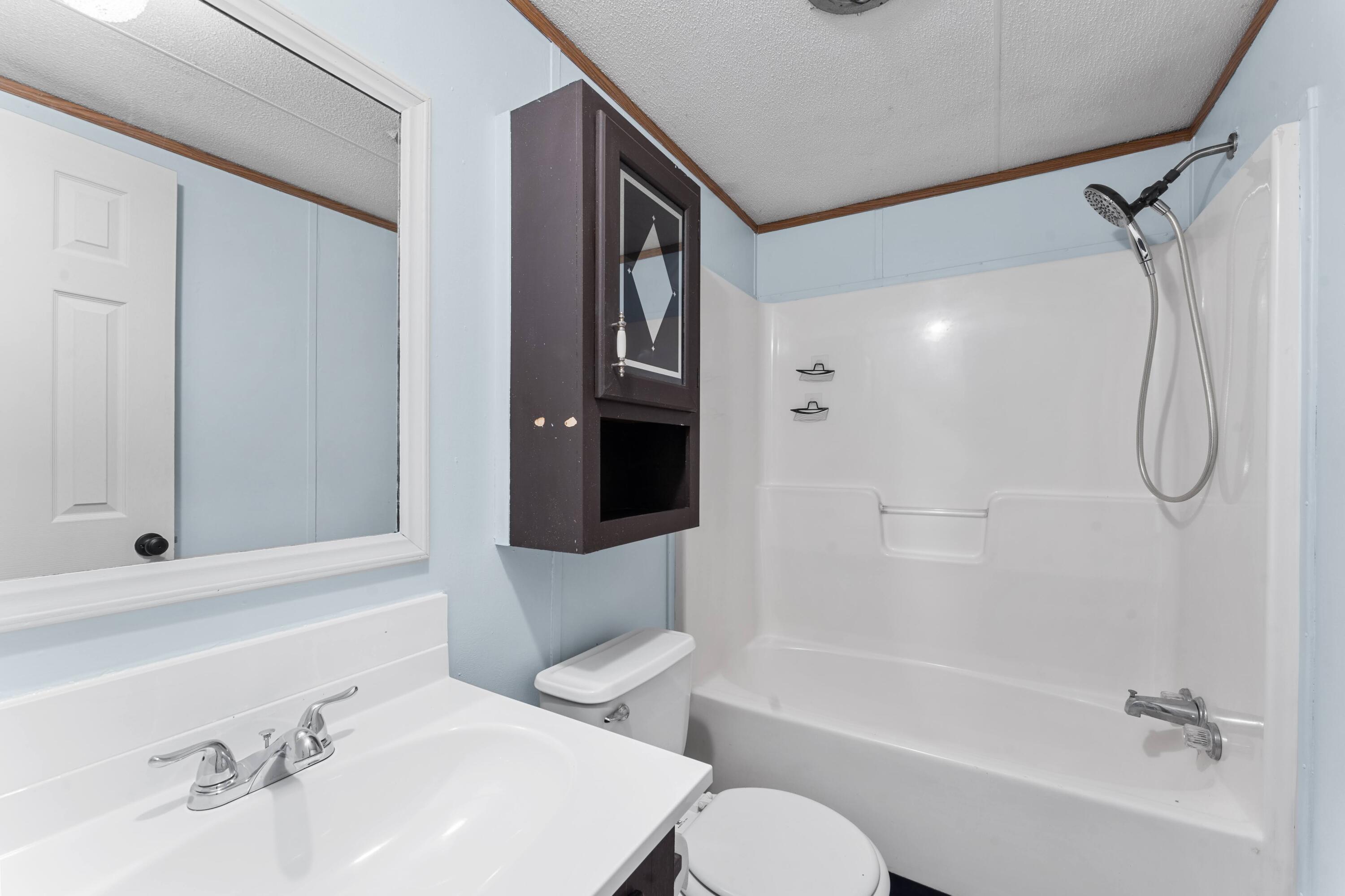 196 Hanscom Road Waterville, ME 04901 - Photo 9 of 13 Full Bath