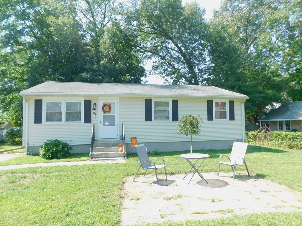 96 Laurence Street Springfield, MA 01104 - Photo 1 of 21 a house view with a garden space