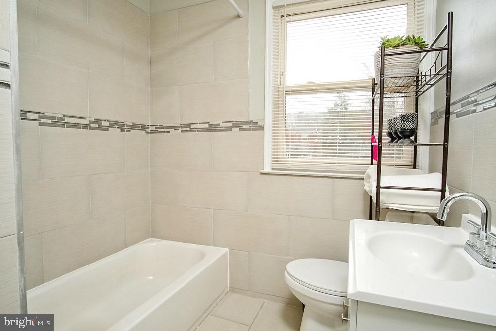 1700 Heathfield Road Baltimore, MD 21239 - Photo 10 of 13