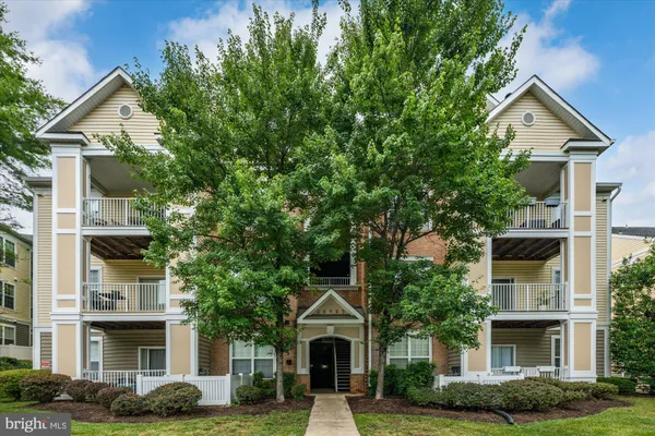 $390,000 | 20903 Cedarpost Square, Unit 102, Ashburn, VA 20147