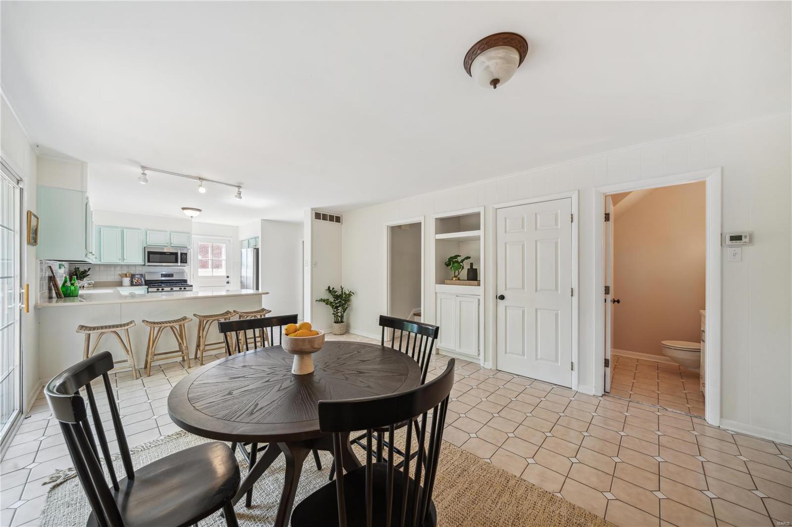 2 Enfield Road St. Louis, MO 63132 - Photo 11 of 30
