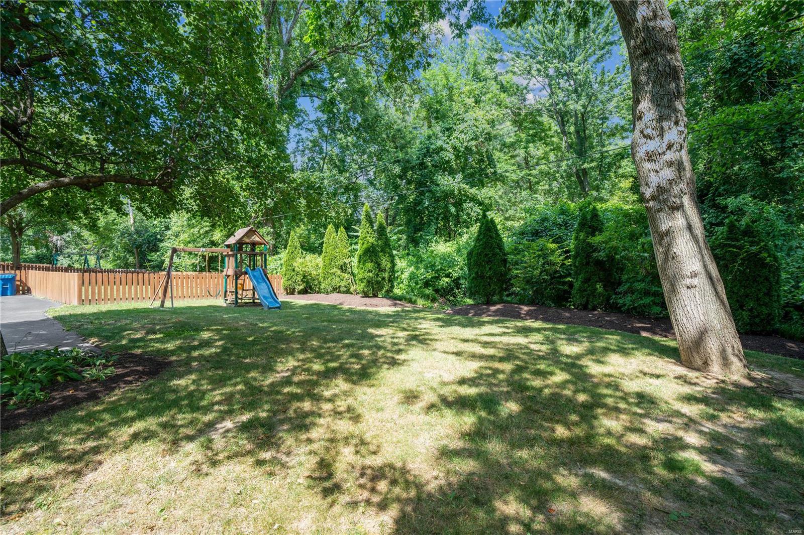 2 Enfield Road St. Louis, MO 63132 - Photo 27 of 30