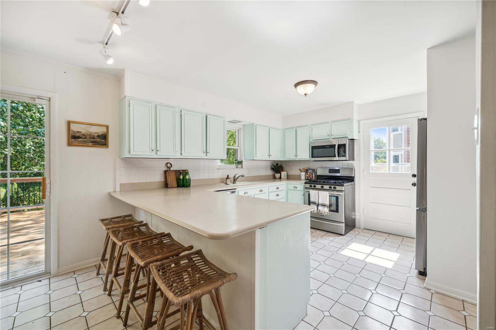 2 Enfield Road St. Louis, MO 63132 - Photo 7 of 30