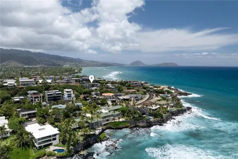 an aerial view of multiple house