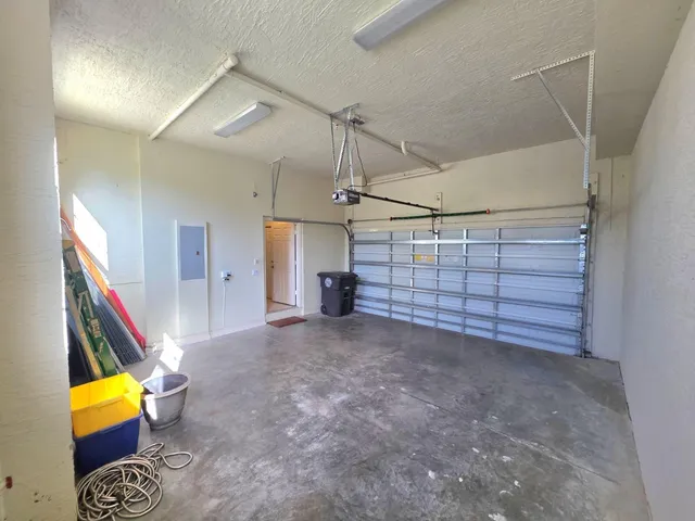 $3,295 | 603 N Street, West Palm Beach, FL 33401