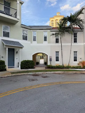 front view of house with a yard