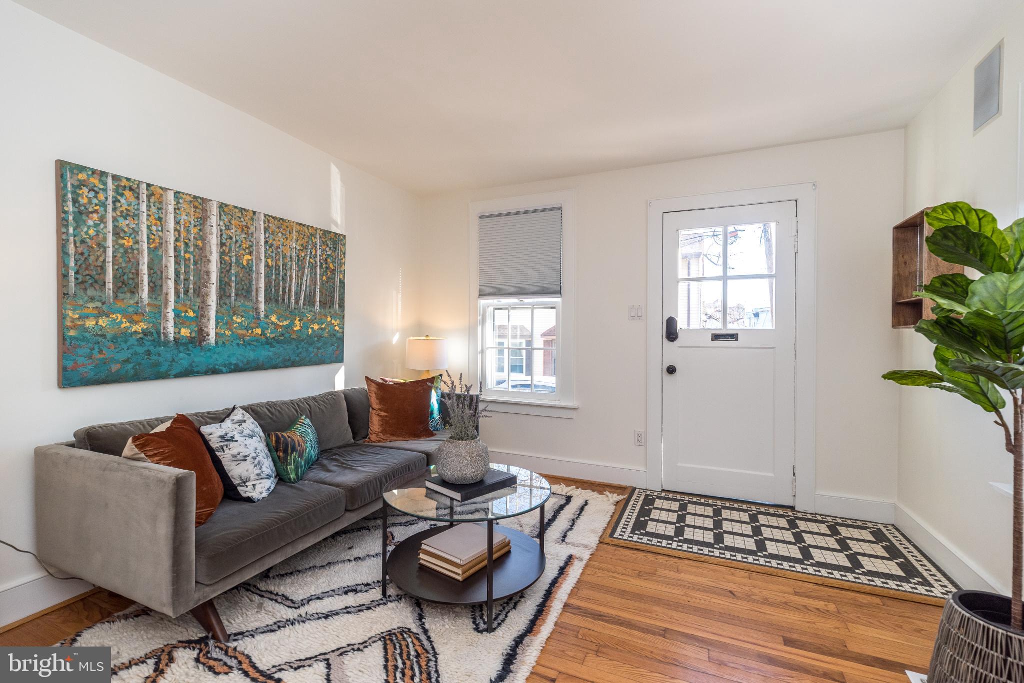 632 Naomi Street Philadelphia, PA 19144 - Photo 4 of 51 Living Room