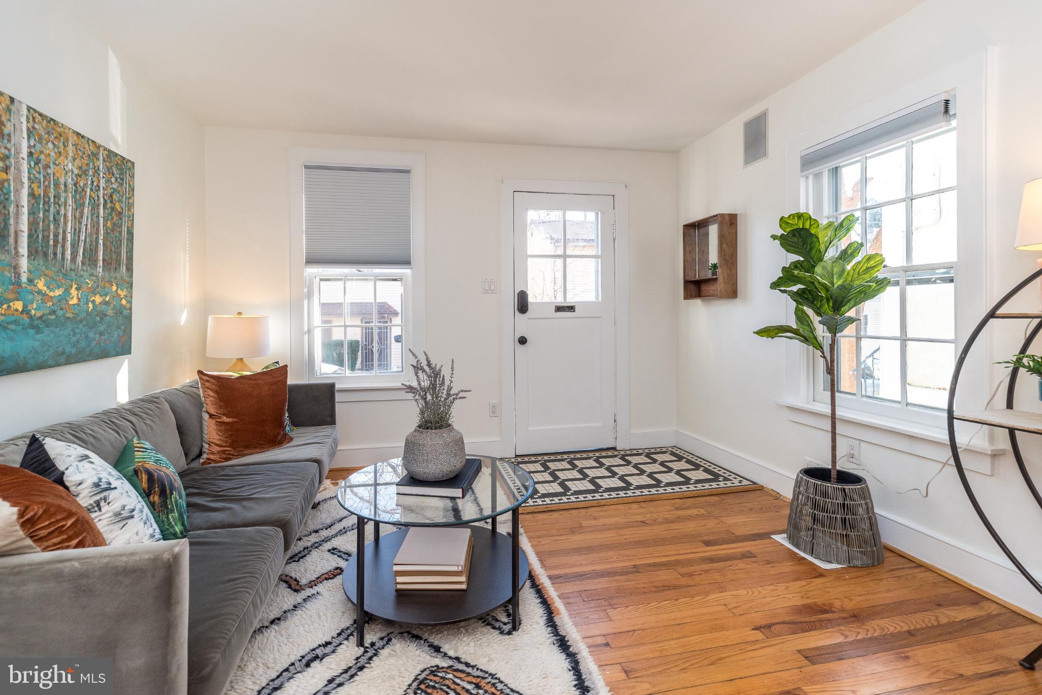 632 Naomi Street Philadelphia, PA 19144 - Photo 5 of 51 Living Room