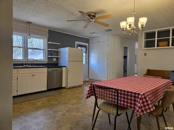 $138,000 | 420 North Marion Street, Carthage, IL 62321