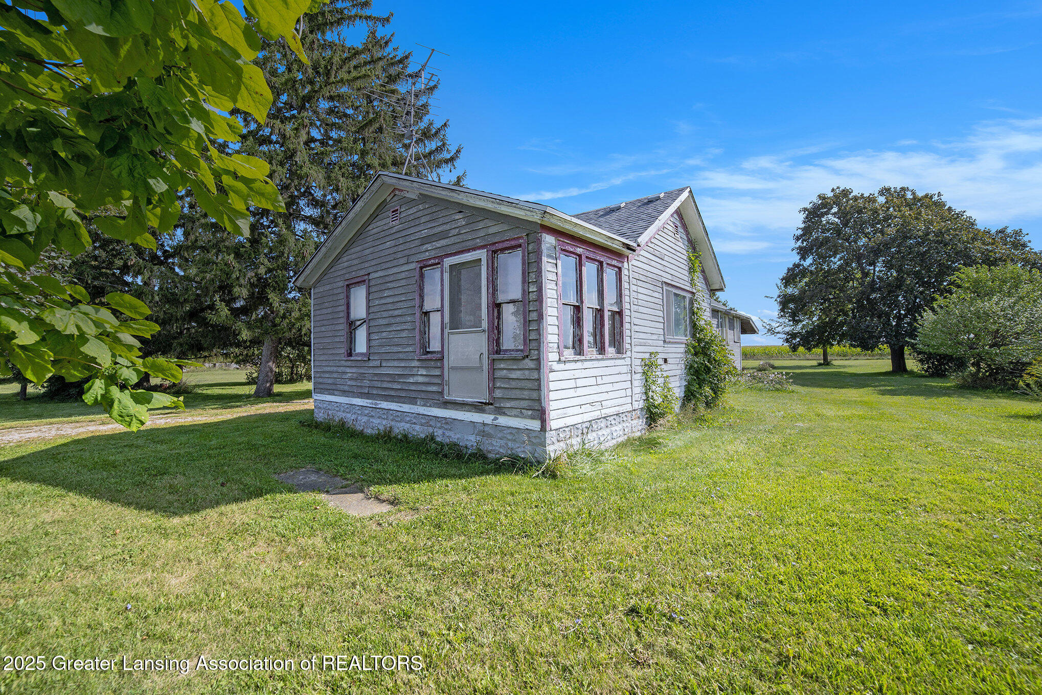 611 South Wisner Road Ithaca, MI 48847 - Photo 25 of 35 17