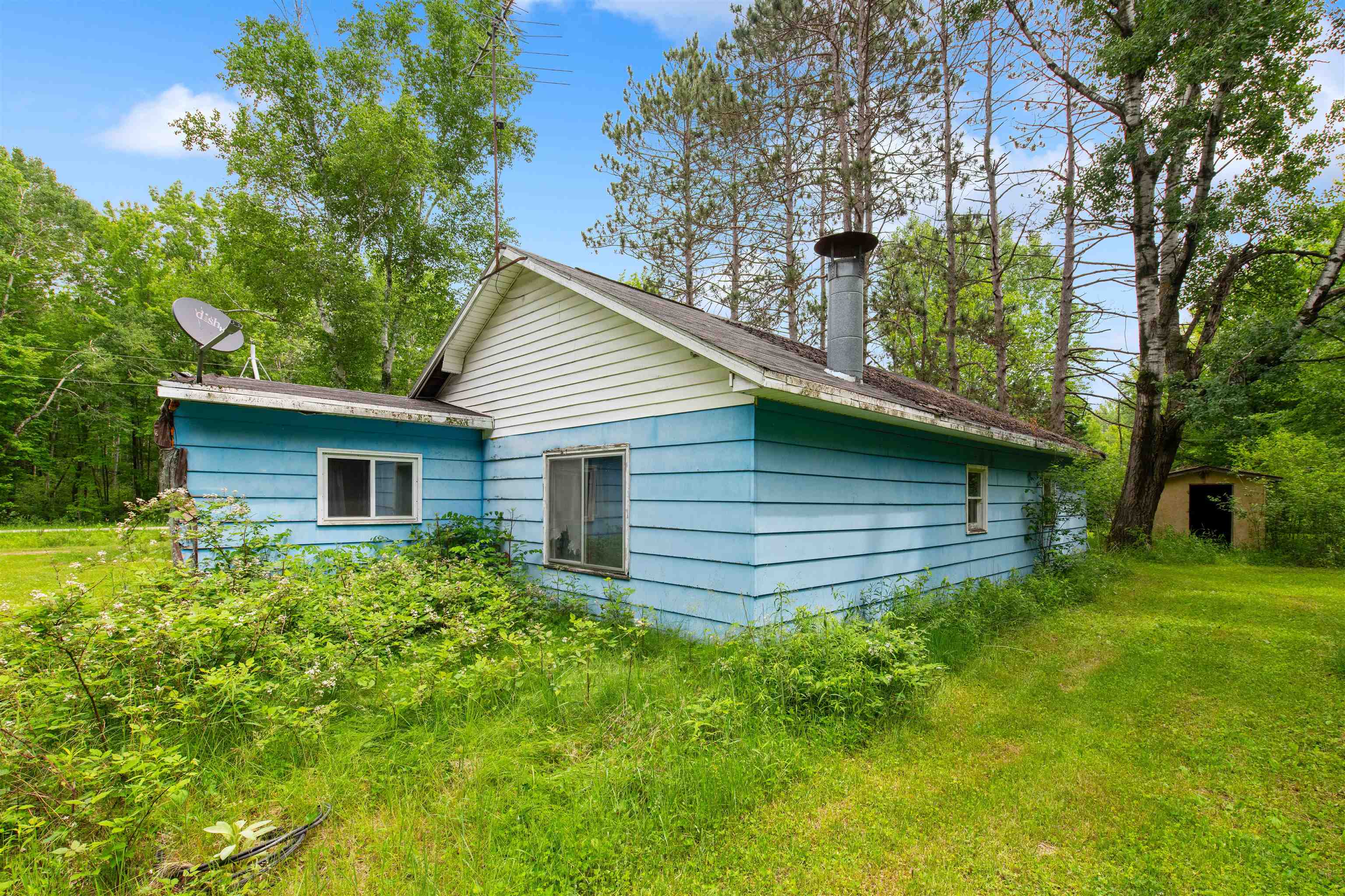 W3035 Hale School Road Peshtigo, WI 54157 - Photo 2 of 12