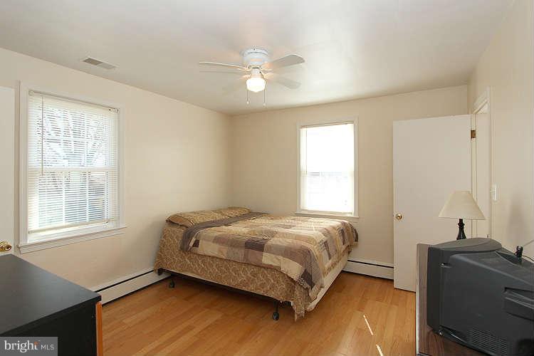 23417 Woodfield Road Gaithersburg, MD 20882 - Photo 16 of 30 Bedroom (Master)