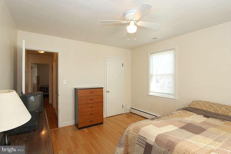 23417 Woodfield Road Gaithersburg, MD 20882 - Photo 18 of 30 Bedroom (Master)