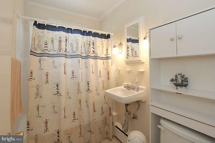 23417 Woodfield Road Gaithersburg, MD 20882 - Photo 20 of 30 Bath