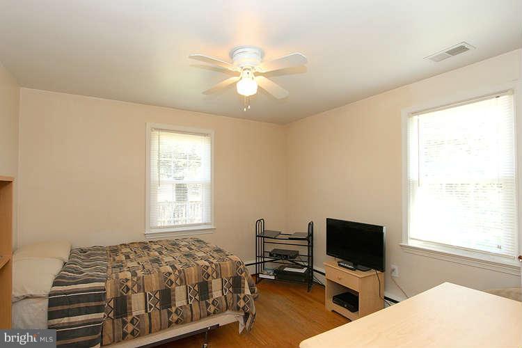 23417 Woodfield Road Gaithersburg, MD 20882 - Photo 21 of 30 Bedroom