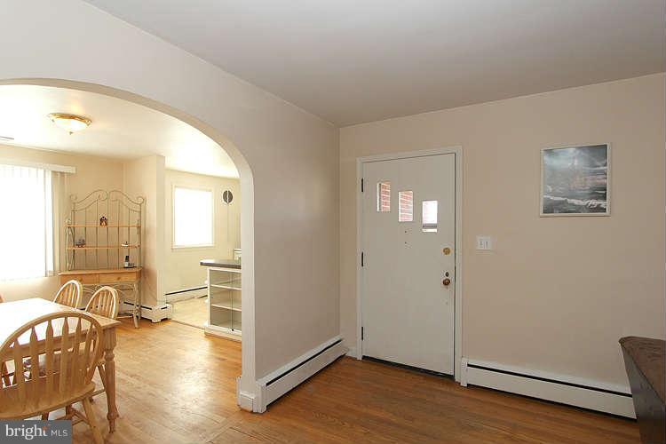 23417 Woodfield Road Gaithersburg, MD 20882 - Photo 4 of 30 Interior (General)