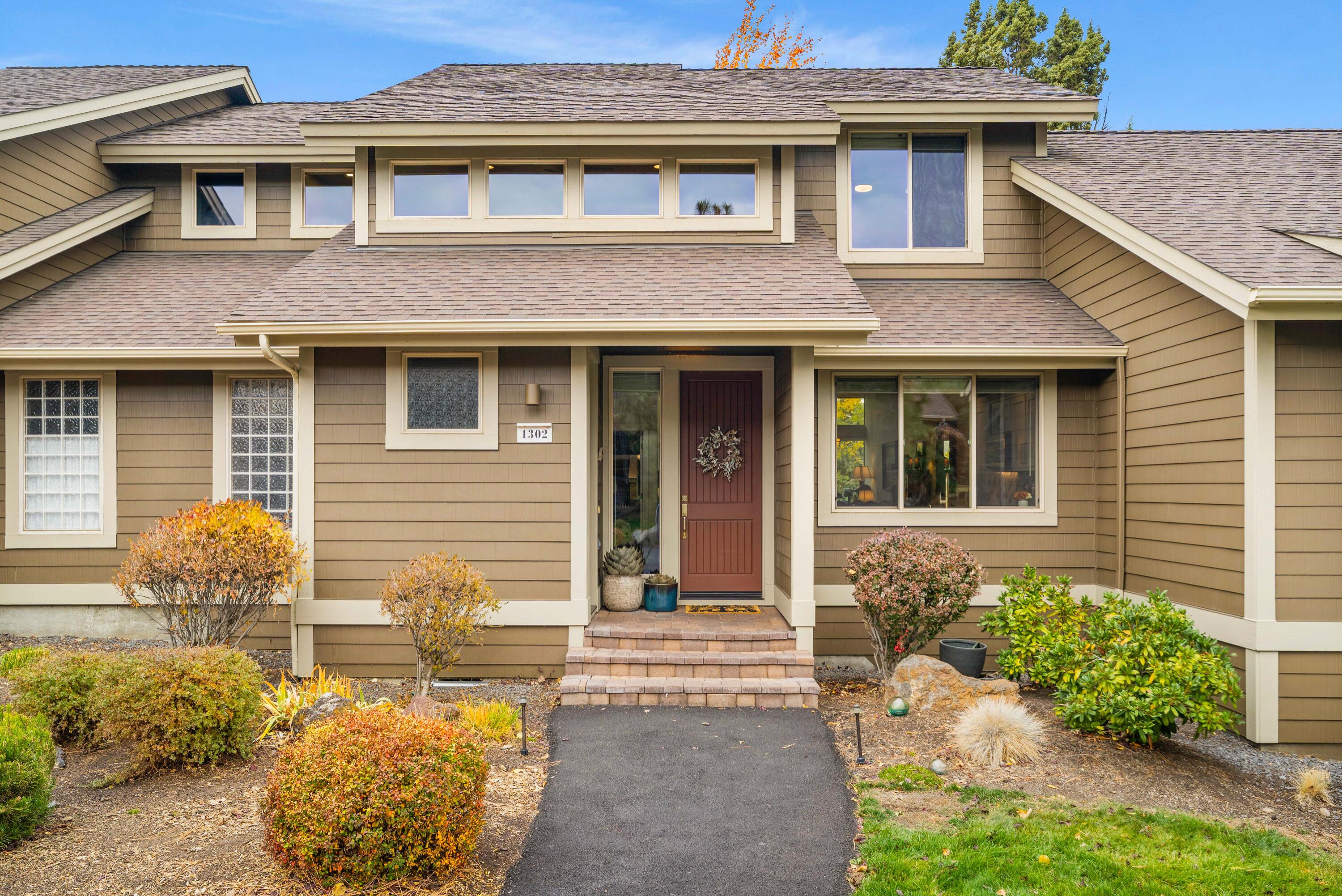 1302 Highland View Loop Redmond, OR 97756 - Photo 3 of 53 28-Exterior