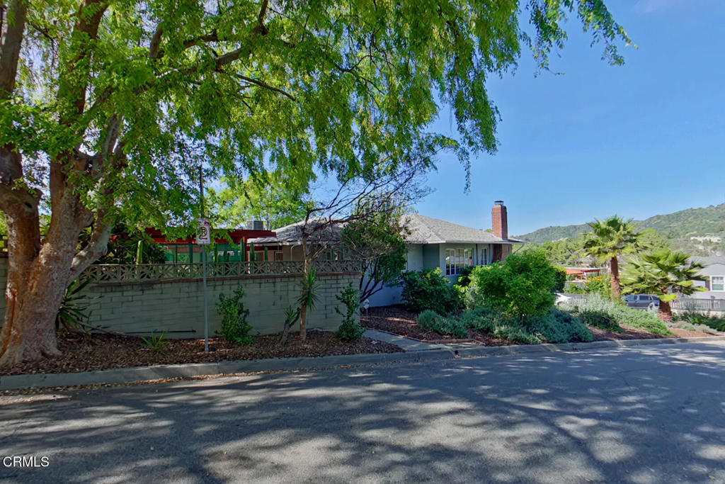 1462 Glengarry Road Pasadena, CA 91105 - Photo 3 of 57 a view of a park