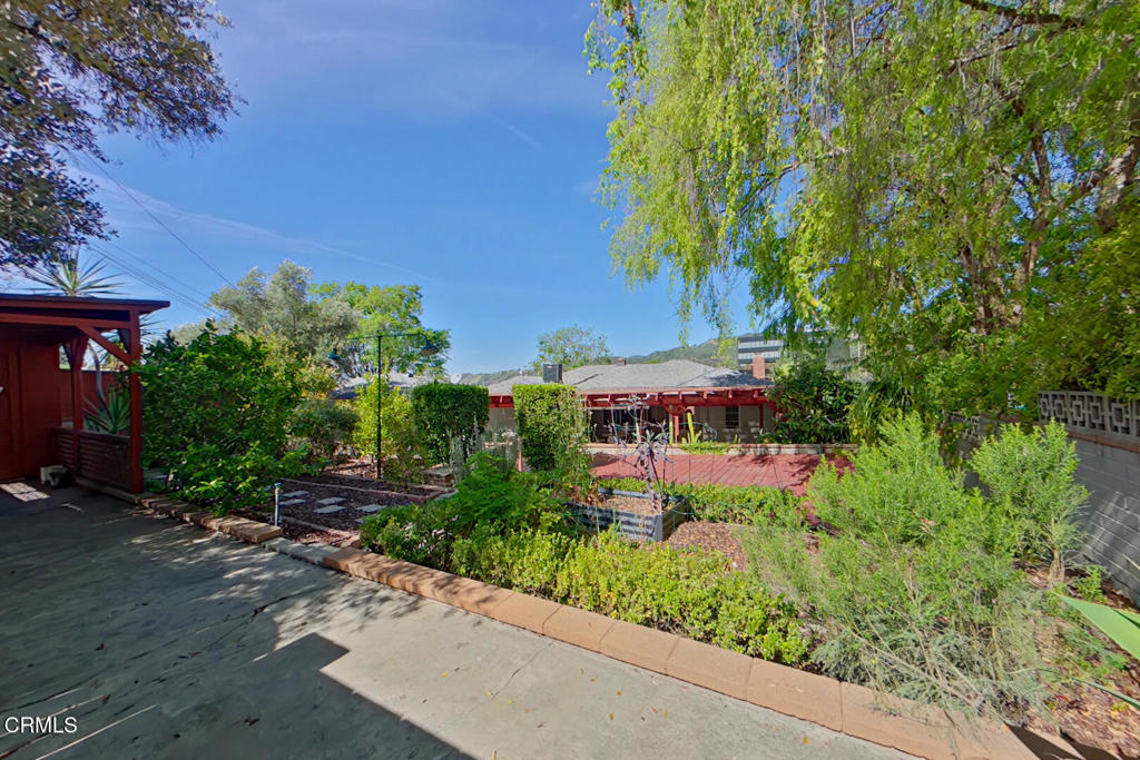 1462 Glengarry Road Pasadena, CA 91105 - Photo 48 of 57 18 Back Yard (3)