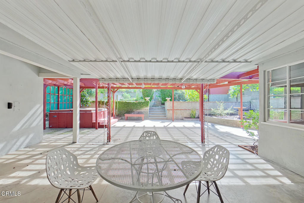 1462 Glengarry Road Pasadena, CA 91105 - Photo 53 of 57 17 Patio (1)