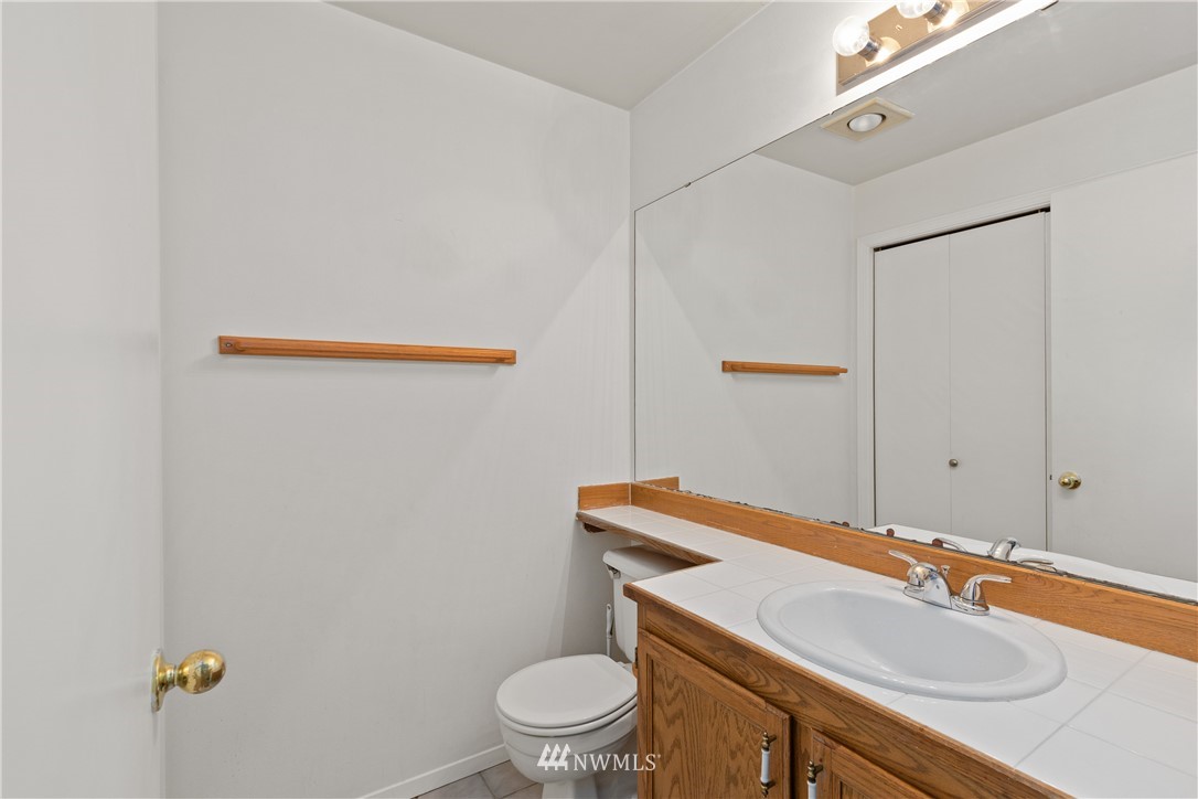 833 Southwest Sunset Boulevard, Unit E24 Renton, WA 98057 - Photo 12 of 34