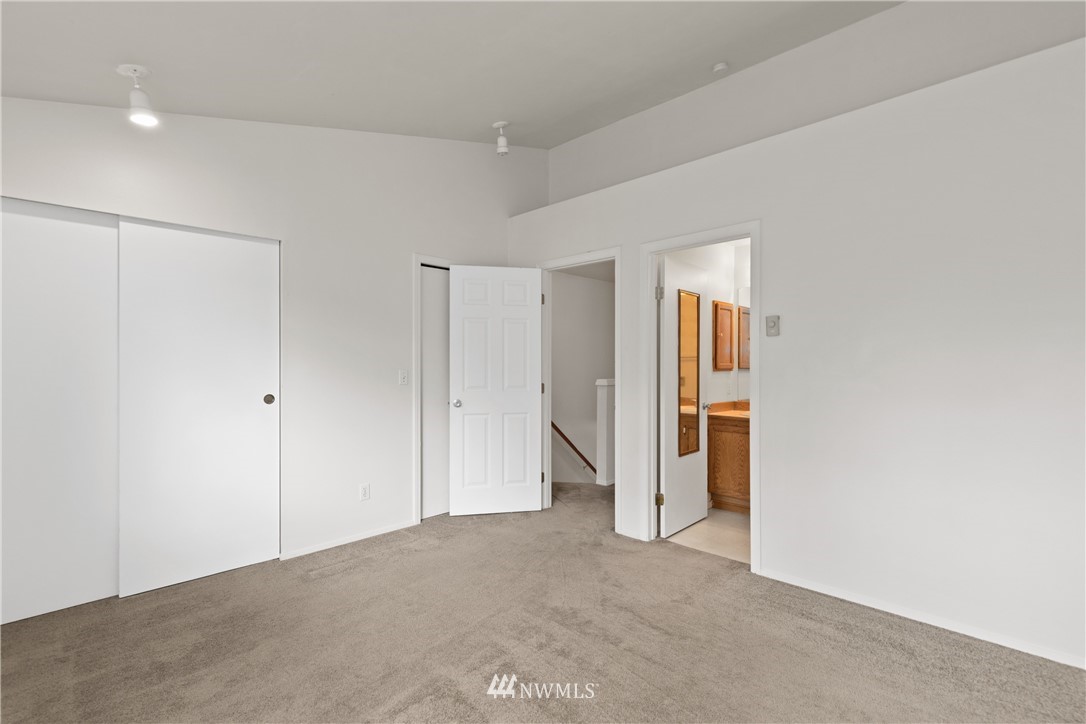833 Southwest Sunset Boulevard, Unit E24 Renton, WA 98057 - Photo 16 of 34