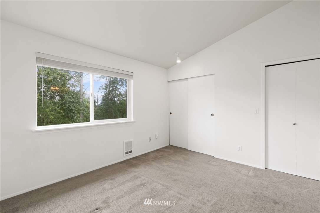 833 Southwest Sunset Boulevard, Unit E24 Renton, WA 98057 - Photo 17 of 34