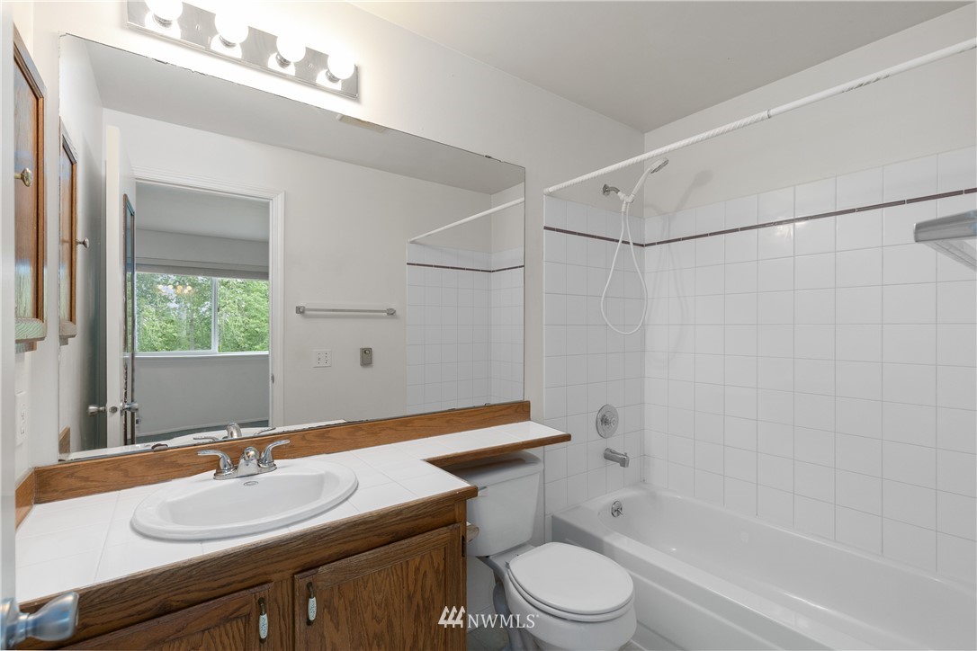 833 Southwest Sunset Boulevard, Unit E24 Renton, WA 98057 - Photo 18 of 34