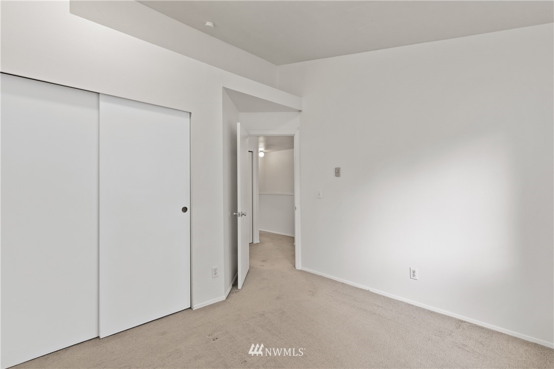 833 Southwest Sunset Boulevard, Unit E24 Renton, WA 98057 - Photo 25 of 34