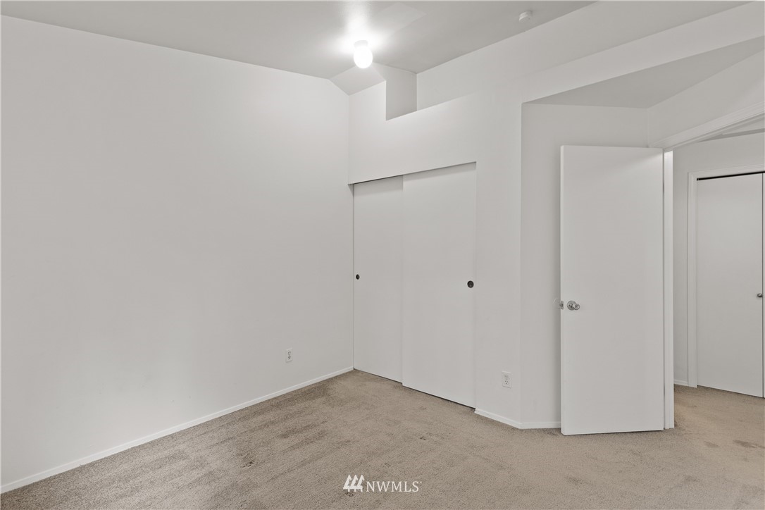 833 Southwest Sunset Boulevard, Unit E24 Renton, WA 98057 - Photo 26 of 34