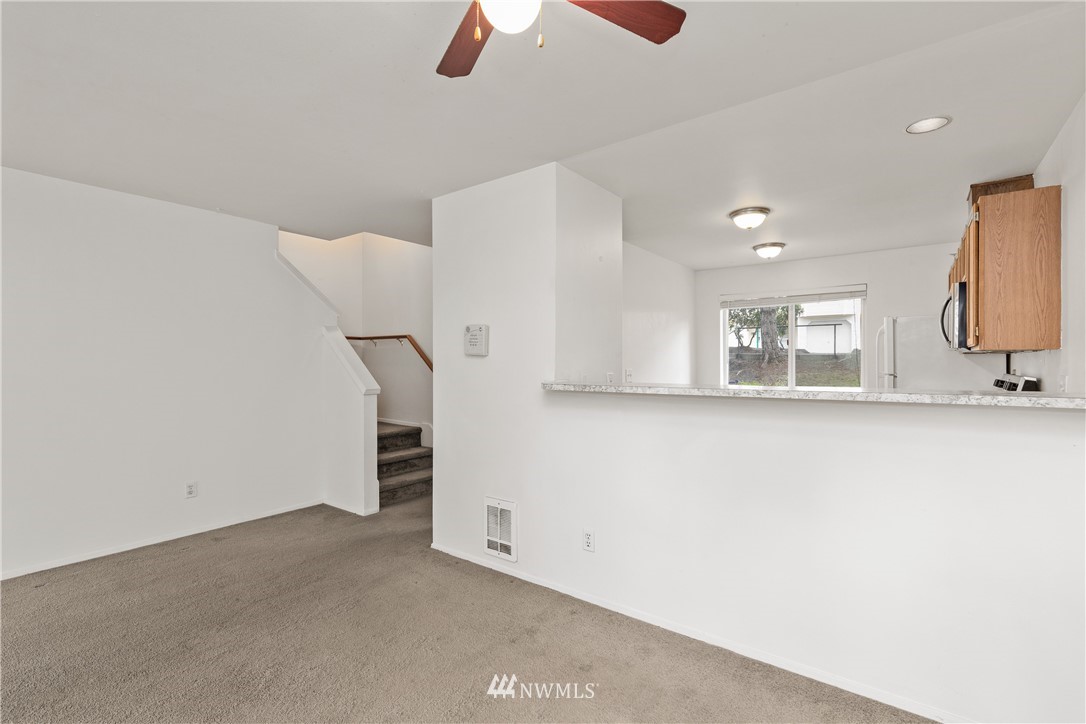 833 Southwest Sunset Boulevard, Unit E24 Renton, WA 98057 - Photo 7 of 34
