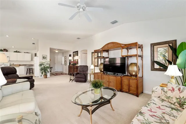 $389,900 | 8907 Southeast 168th Tailfer Street, The Villages, FL 32162