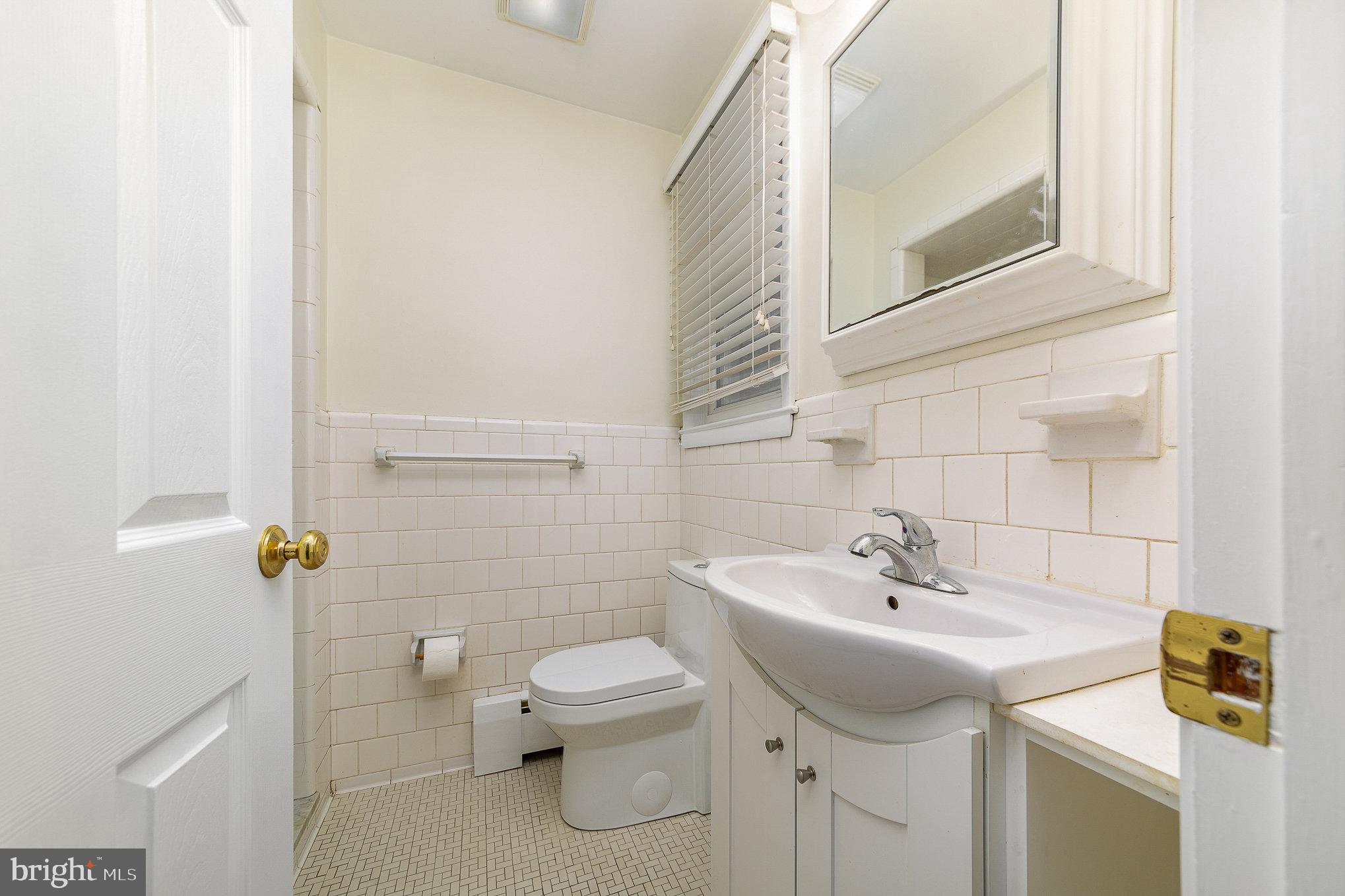 9804 Gunforge Road Perry Hall, MD 21128 - Photo 15 of 31 Primary suite bathroom
