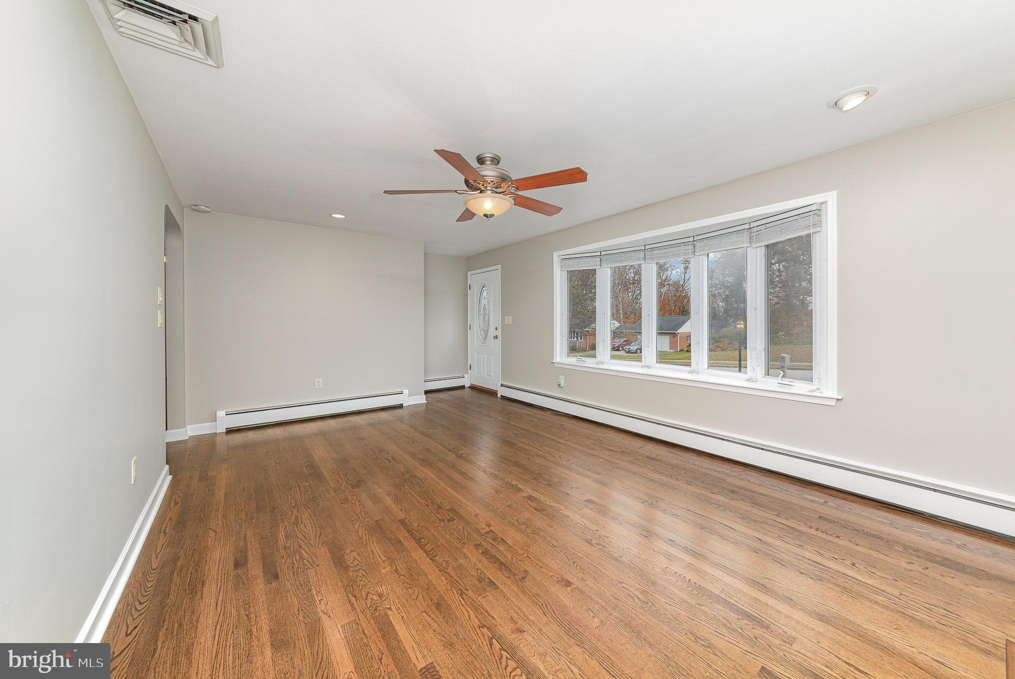 9804 Gunforge Road Perry Hall, MD 21128 - Photo 6 of 31 Living room/front entry