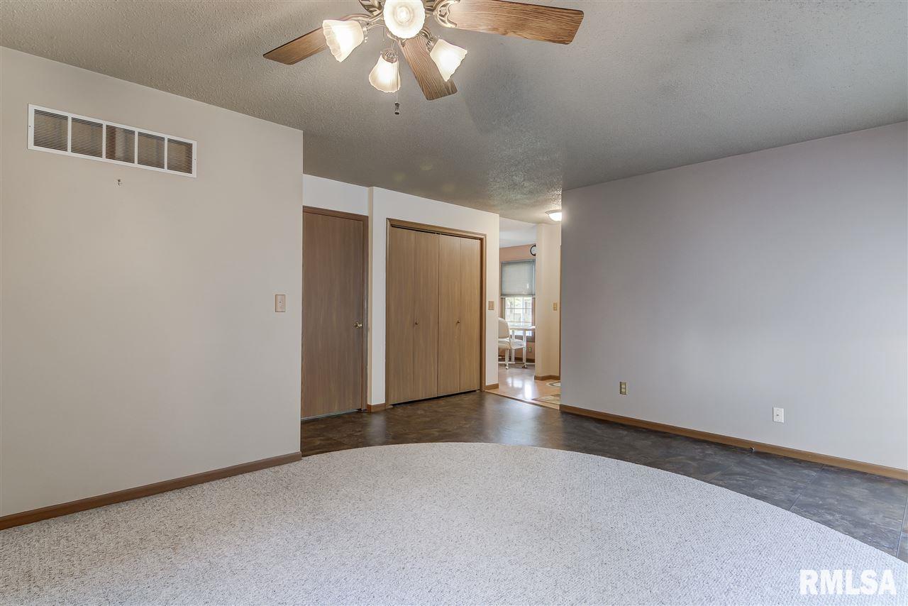 74 Amherst Drive Springfield, IL 62702 - Photo 11 of 32