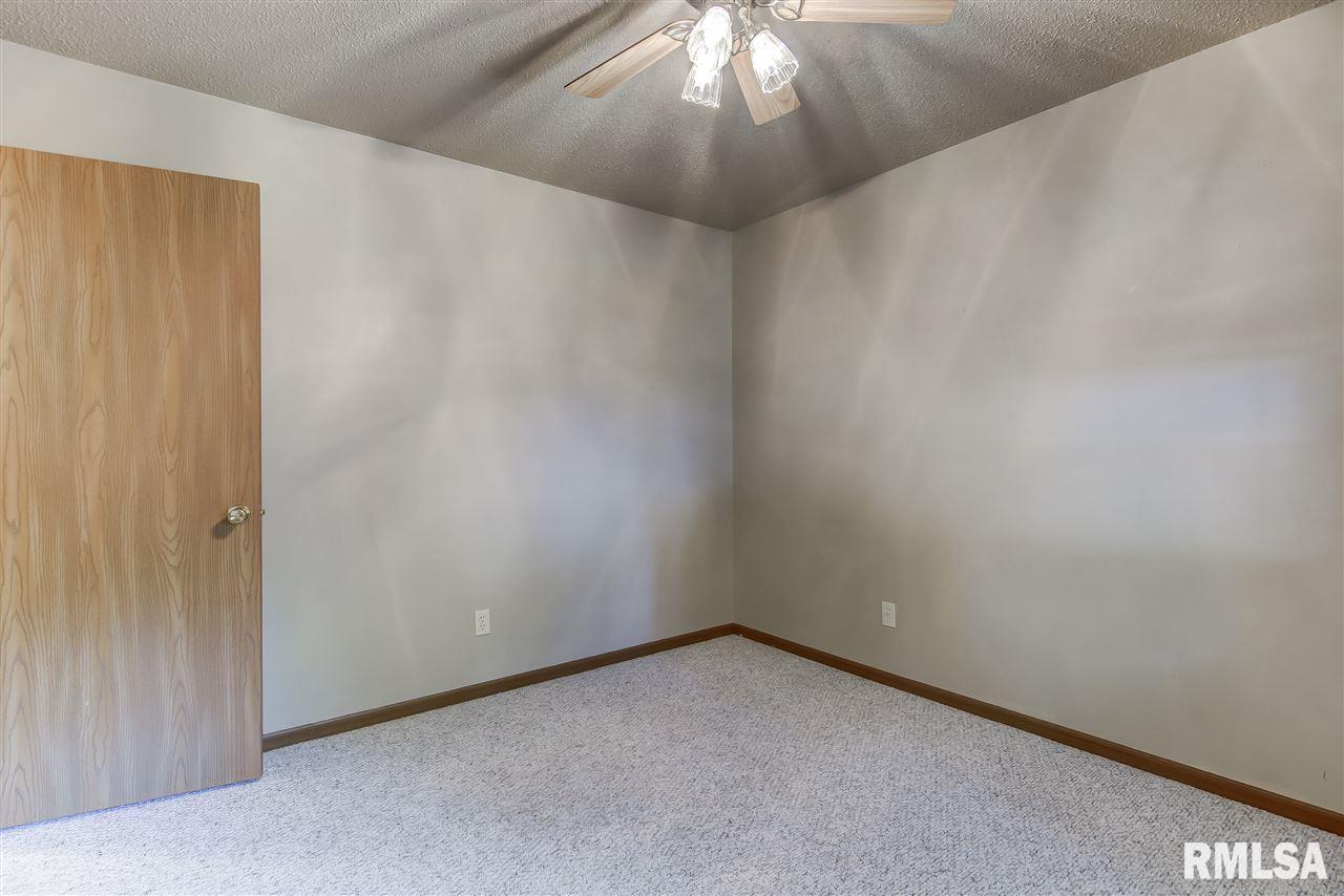 74 Amherst Drive Springfield, IL 62702 - Photo 16 of 32