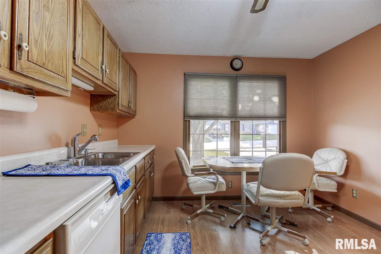 74 Amherst Drive Springfield, IL 62702 - Photo 4 of 32