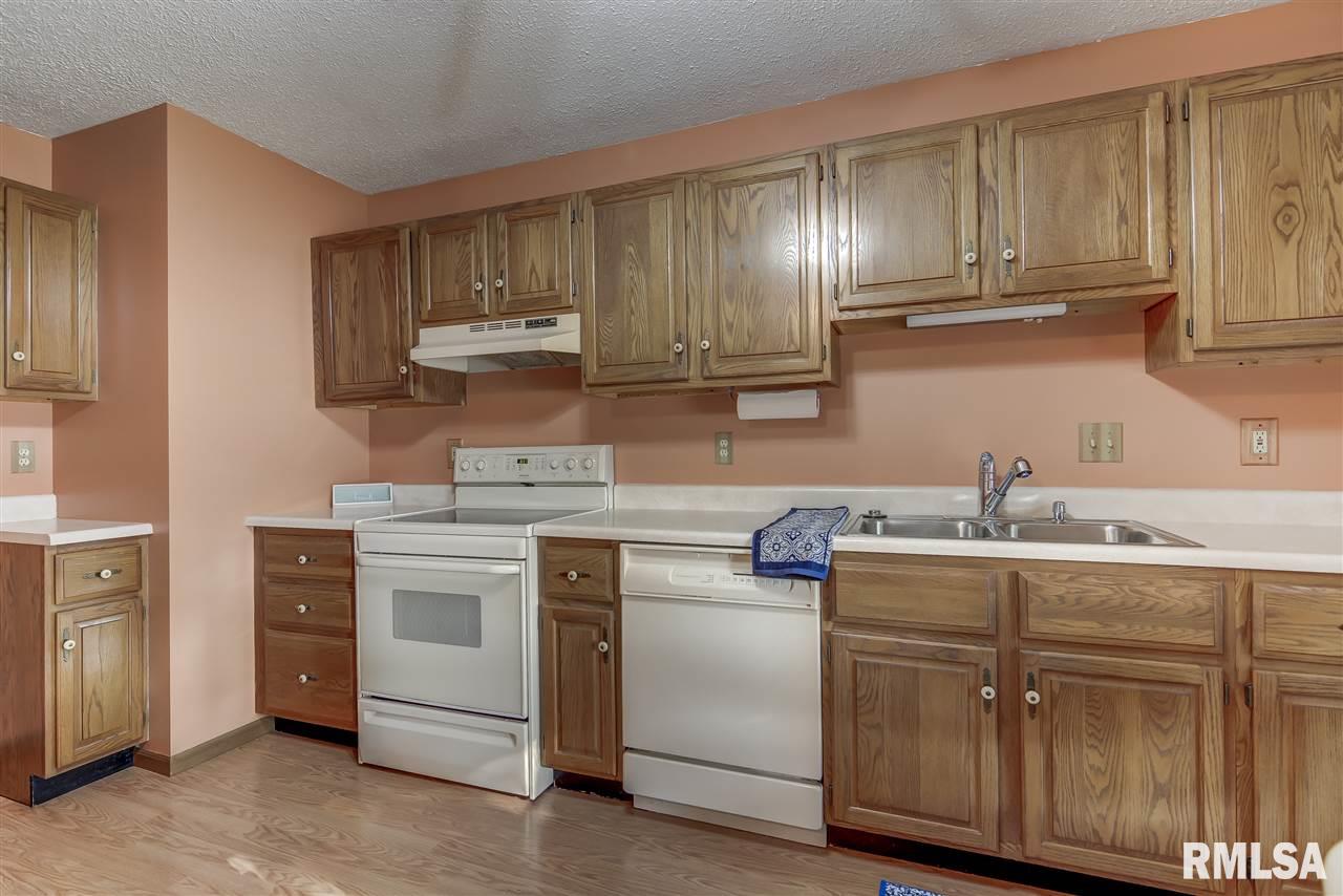 74 Amherst Drive Springfield, IL 62702 - Photo 5 of 32