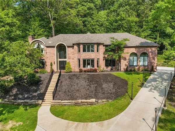 $1,875,000 | 559 Normandy Court, Pittsburgh, PA 15238