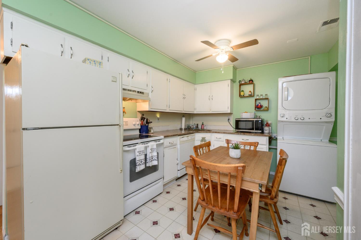 2214 Silver Court Hamilton, NJ 08690 - Photo 6 of 18