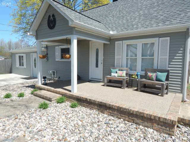 5022 Deland Road Flushing, MI 48433 - Photo 3 of 36 21139312-2.JPG