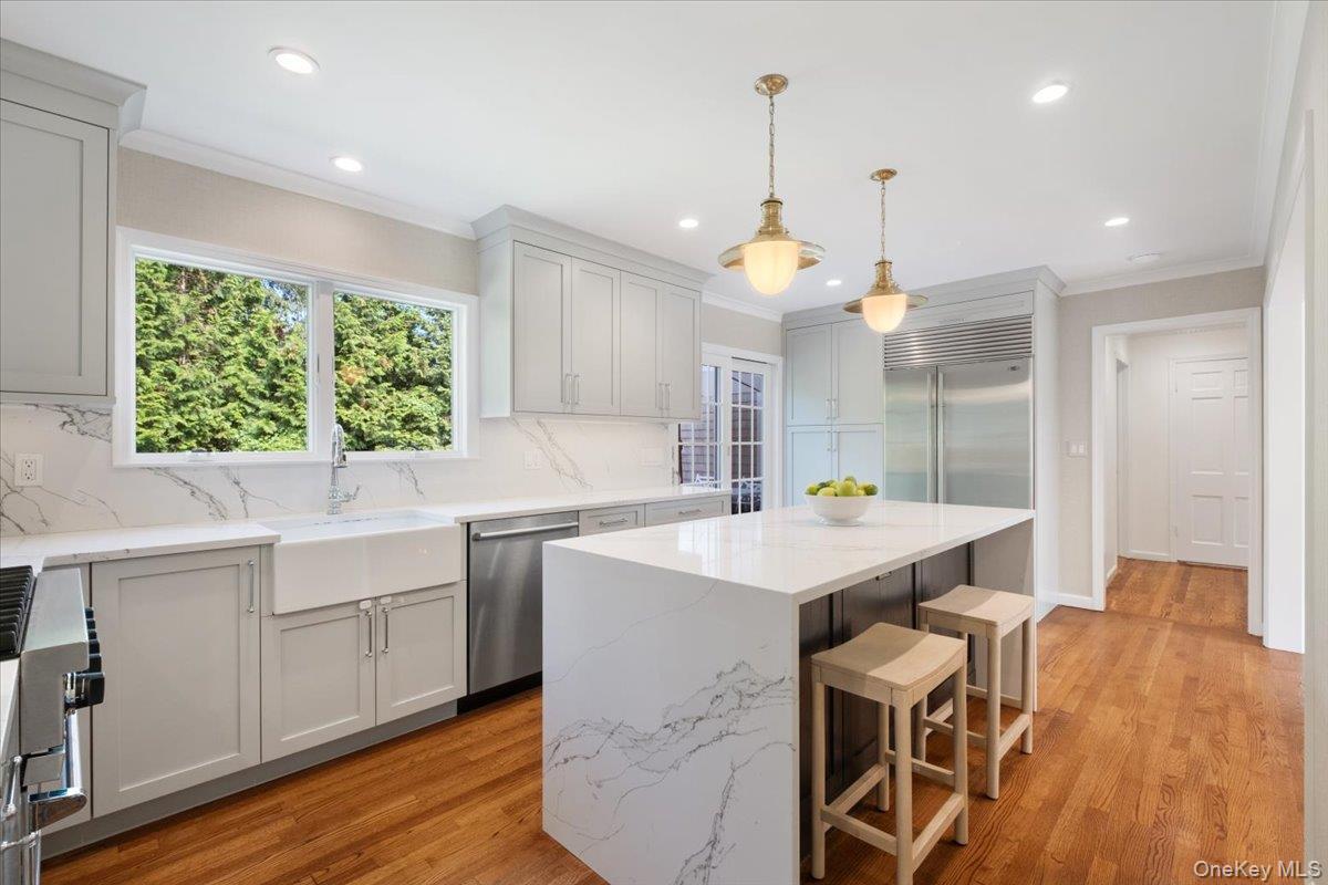 911 Cove Road Mamaroneck, NY 10543 - Photo 13 of 37 Gallery Image 13