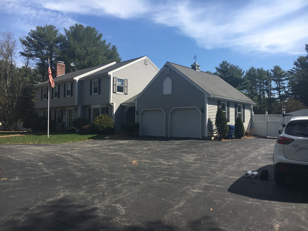334 Walnut Plain Road Rochester, MA 02770 - Photo 2 of 9