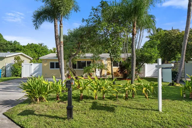 $609,999 | 607 West Perry Street, Lantana, FL 33462