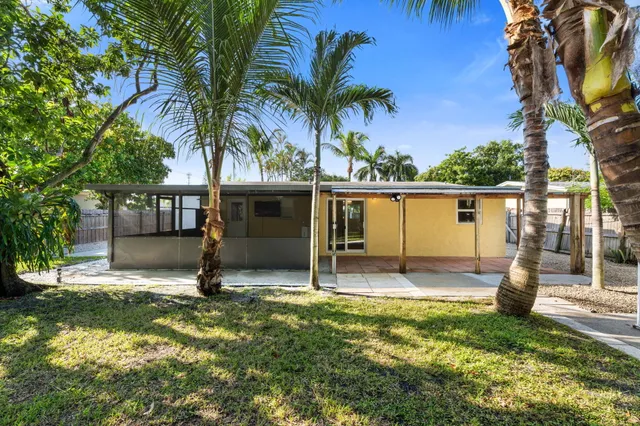 $609,999 | 607 West Perry Street, Lantana, FL 33462