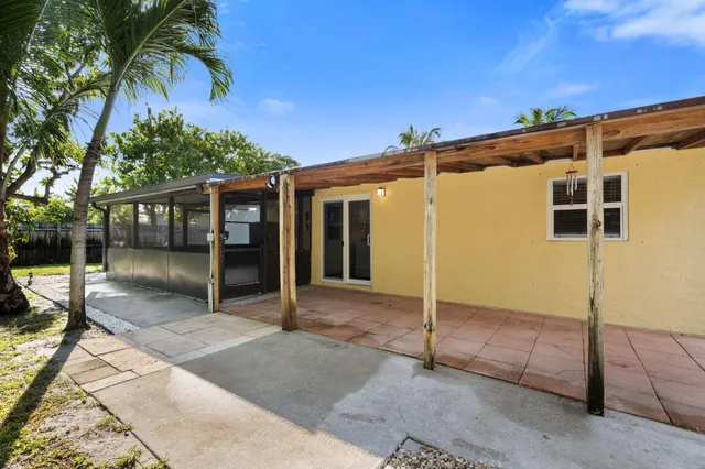 $609,999 | 607 West Perry Street, Lantana, FL 33462