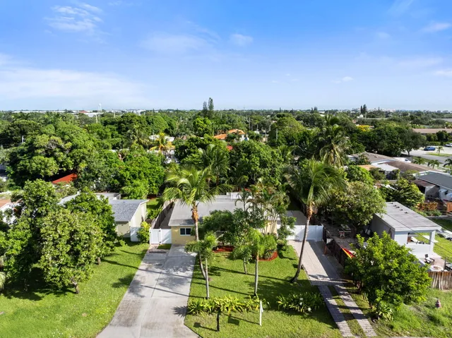 $609,999 | 607 West Perry Street, Lantana, FL 33462